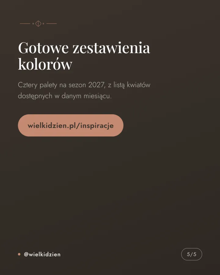 Karuzela pięciu grafik na kremowym tle z zasadami doboru palety kolorystycznej dekoracji ślubnych: ciepła biel jako baza, jeden kolor akcentowy, mosiądz zamiast srebra. Slajd 5.